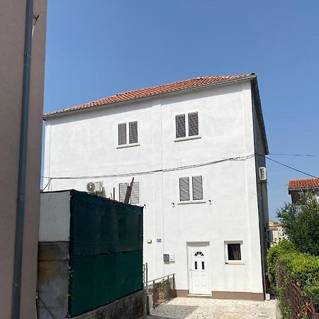 Apartman 4 Kilometar To City Centar Split Buitenkant foto
