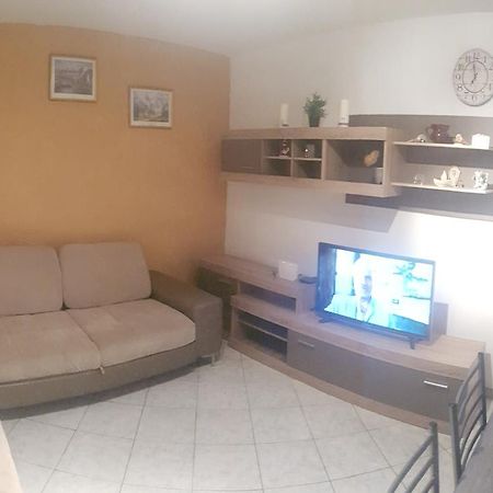 Apartman 4 Kilometar To City Centar Split Buitenkant foto