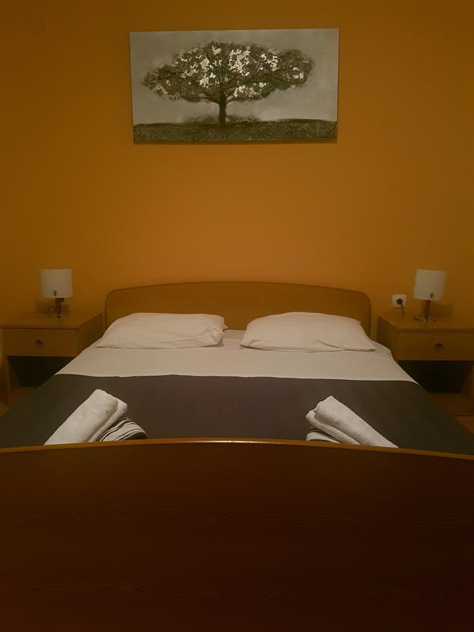Apartman 4 Kilometar To City Centar Split Buitenkant foto
