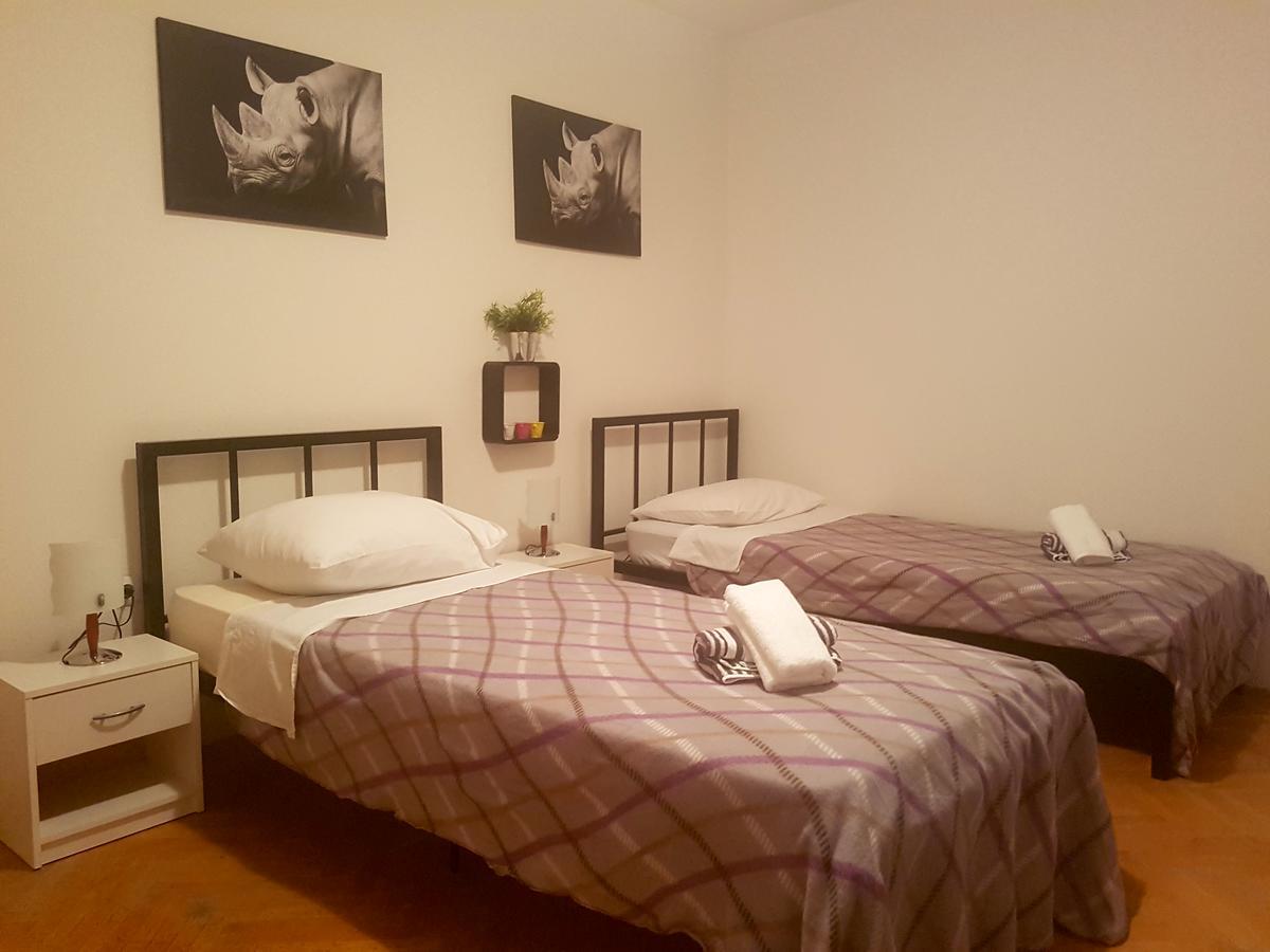 Apartman 4 Kilometar To City Centar Split Buitenkant foto