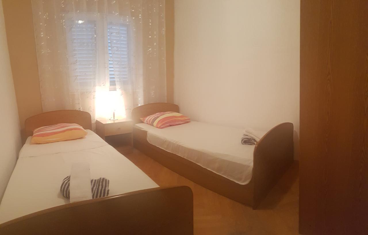 Apartman 4 Kilometar To City Centar Split Buitenkant foto
